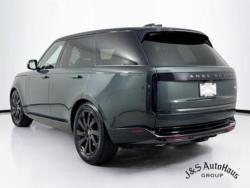 Belgravia Green 2023 Land Rover Range Rover P400 SE