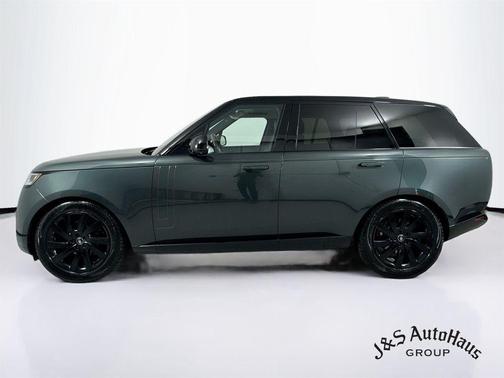 Belgravia Green 2023 Land Rover Range Rover P400 SE