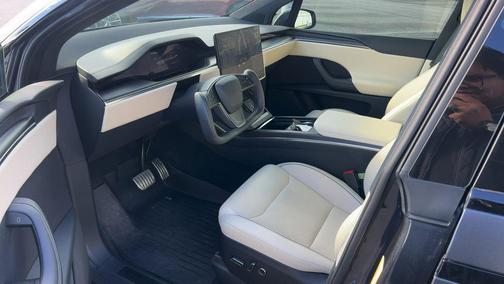 2025 Tesla Model X Plaid