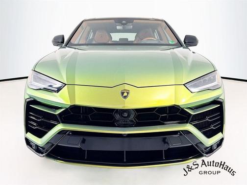 2022 Lamborghini Urus 