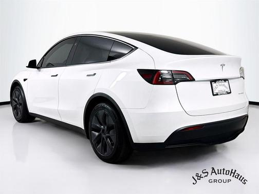 2025 Tesla Model Y Long Range