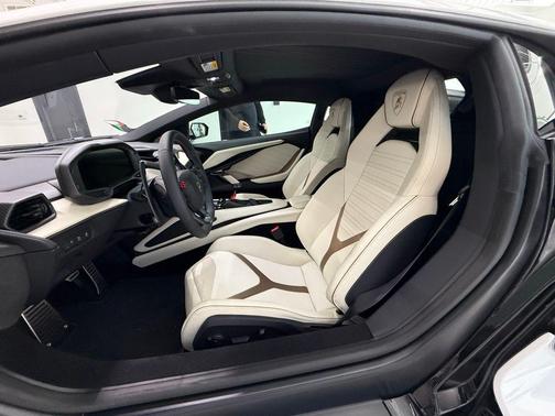 2024 Lamborghini Revuelto Base
