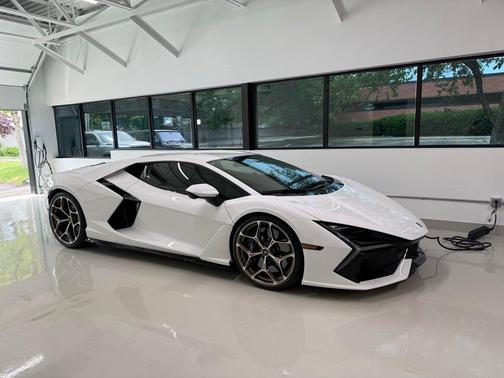 2024 Lamborghini Revuelto Base