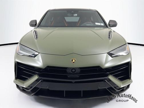 Green 2023 Lamborghini Urus Performante