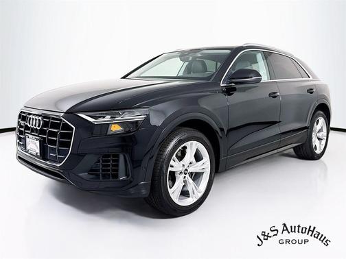 2022 Audi Q8 55 Premium