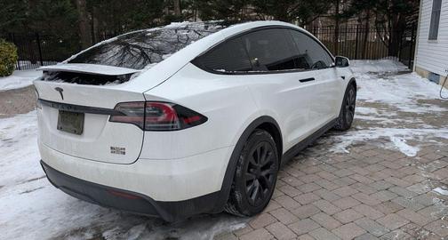 2022 Tesla Model X Plaid
