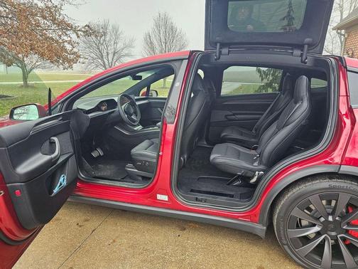 2025 Tesla Model X Plaid
