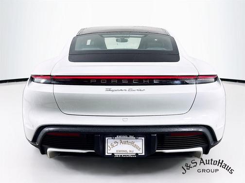2020 Porsche Taycan Turbo
