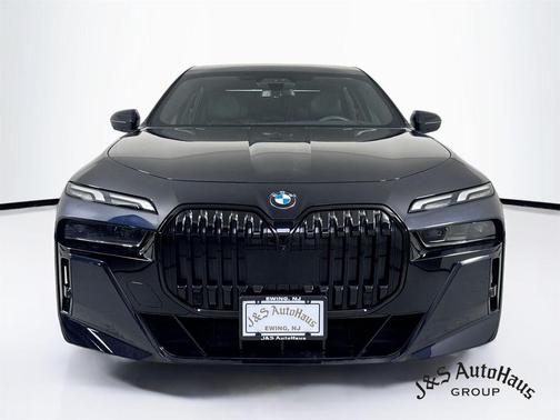 Carbon Black Metallic 2023 BMW 740 i