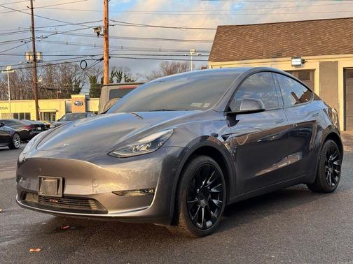 2023 Tesla Model Y Long Range