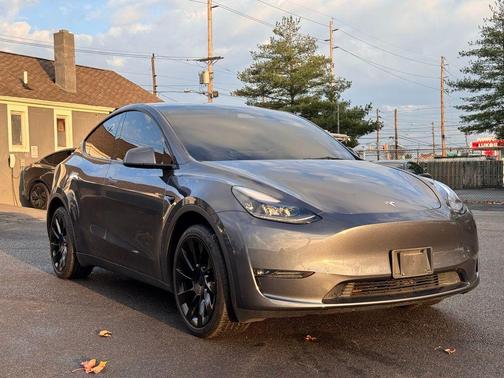 2023 Tesla Model Y Long Range