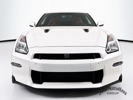 2024 Nissan GT-R Premium