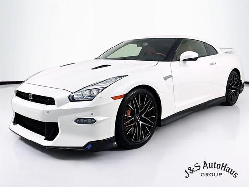 2024 Nissan GT-R Premium