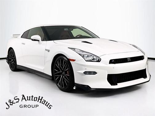 2024 Nissan GT-R Premium