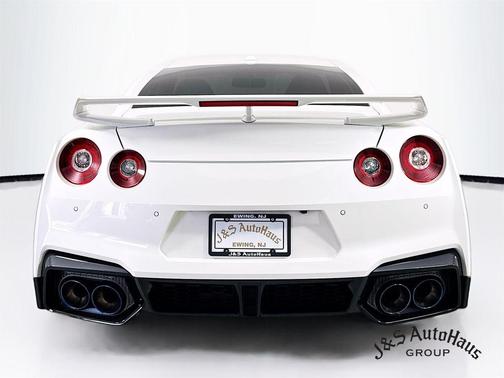 2024 Nissan GT-R Premium