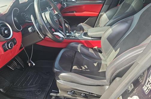 2020 Alfa Romeo Stelvio Quadrifoglio