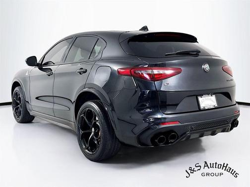 2020 Alfa Romeo Stelvio Quadrifoglio