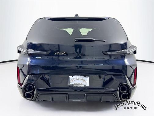 Carbon Black Metallic 2023 BMW XM Base