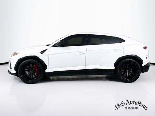 Bianco Icarus Metallic 2021 Lamborghini Urus