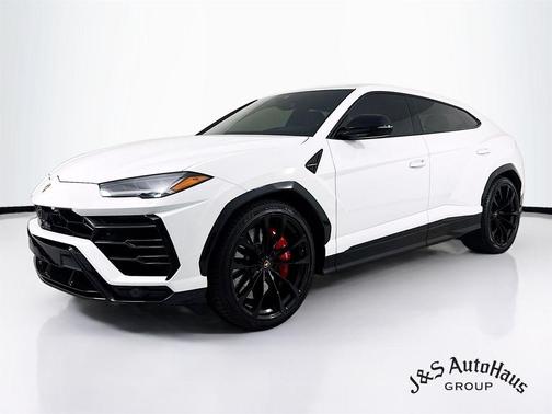 Bianco Icarus Metallic 2021 Lamborghini Urus