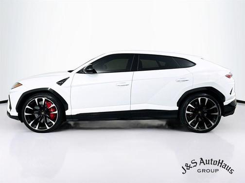 2021 Lamborghini Urus 
