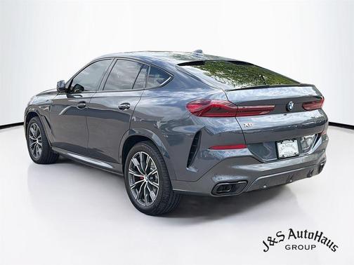 Arctic Gray Metallic 2021 BMW X6 M50i