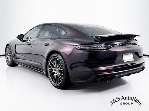 2023 Porsche Panamera 4 Platinum Edition