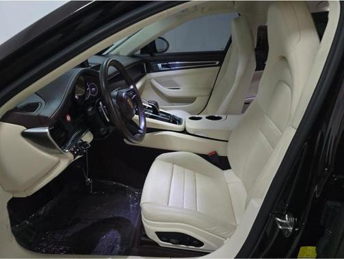 2023 Porsche Panamera 4 Platinum Edition