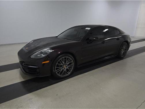 2023 Porsche Panamera 4 Platinum Edition