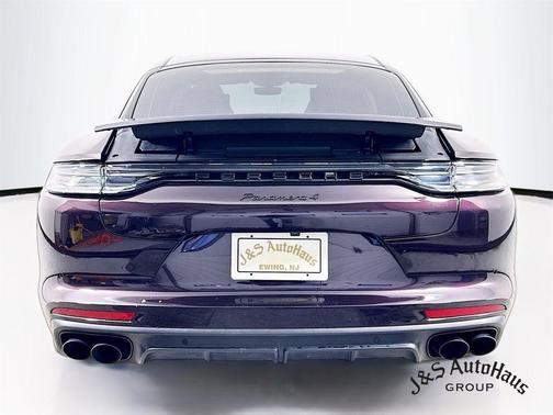 2023 Porsche Panamera 4 Platinum Edition