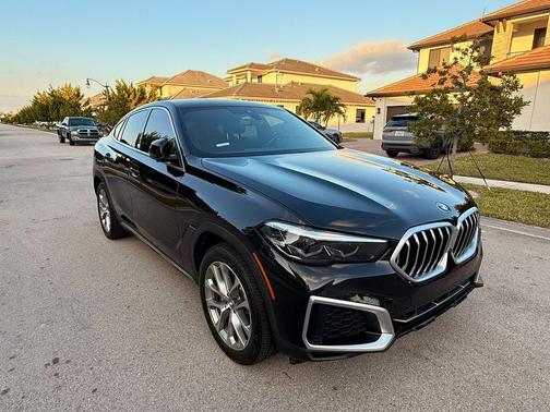 2023 BMW X6 xDrive40i