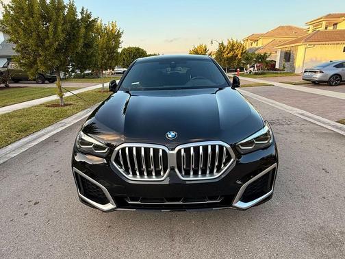 2023 BMW X6 xDrive40i