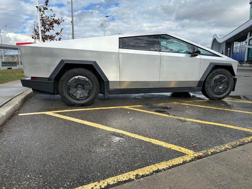 2024 Tesla Cybertruck Base