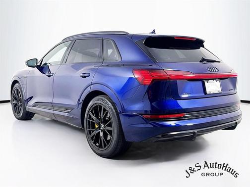 2022 Audi e-tron Premium
