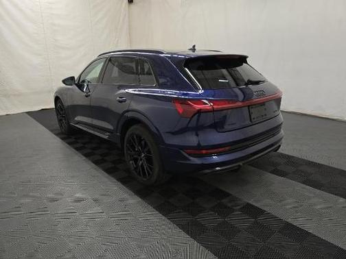 2022 Audi e-tron Premium