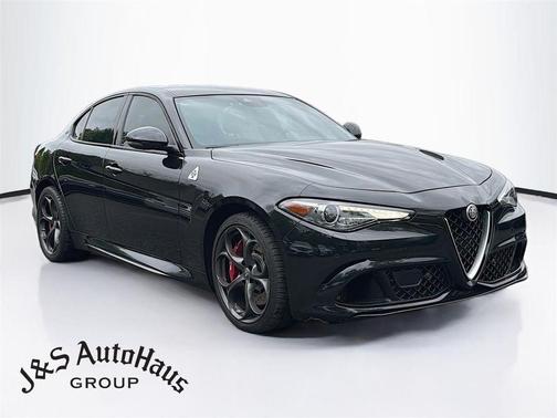 Vulcano Black Metallic 2019 Alfa Romeo Giulia Quadrifoglio