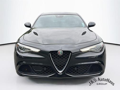 Vulcano Black Metallic 2019 Alfa Romeo Giulia Quadrifoglio