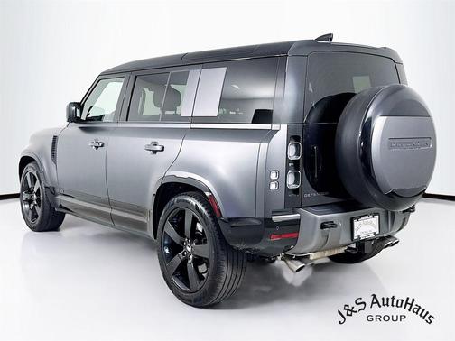 2025 Land Rover Defender P525 V8
