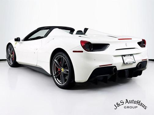 2018 Ferrari 488 Spider Base