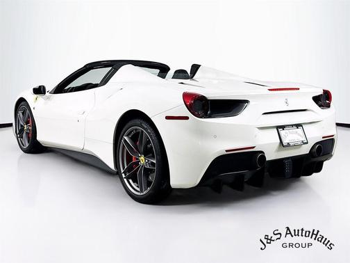 2018 Ferrari 488 Spider Base