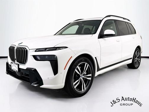 Alpine White 2024 BMW X7 xDrive40i