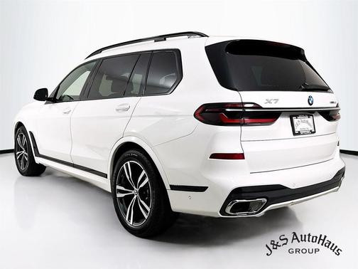 Alpine White 2024 BMW X7 xDrive40i