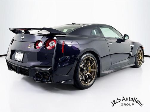 2024 Nissan GT-R T-spec