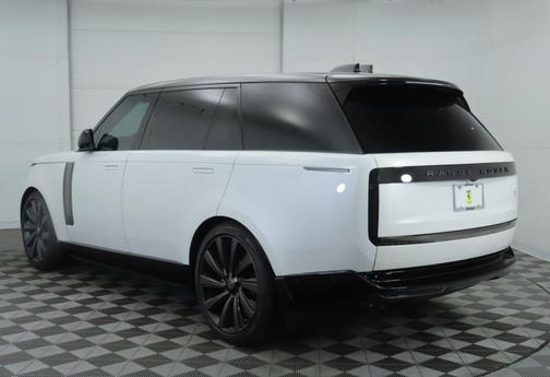 2024 Land Rover Range Rover SV LWB