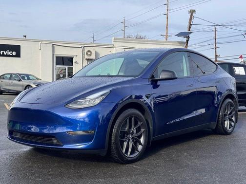 2023 Tesla Model Y Long Range