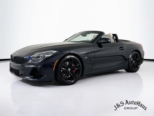 Black Sapphire Metallic 2022 BMW Z4 M40i