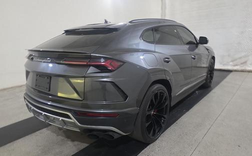 2020 Lamborghini Urus Base