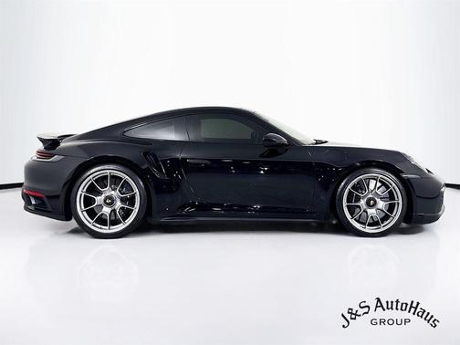 2022 Porsche 911 Turbo S