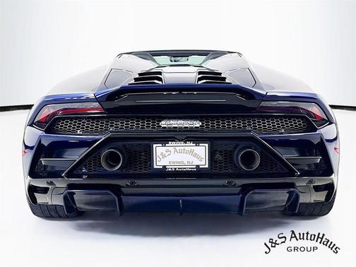 2021 Lamborghini Huracan EVO Base