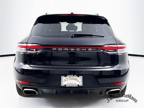 2021 Porsche Macan Base